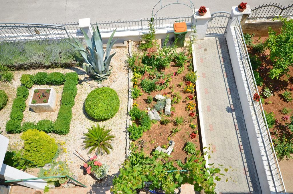 Apartments And Room Zinka Vodice Extérieur photo