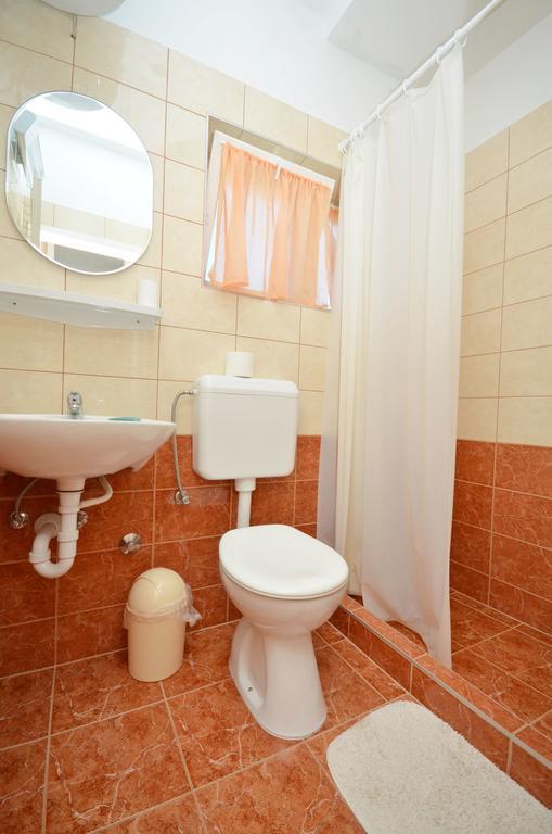 Apartments And Room Zinka Vodice Extérieur photo